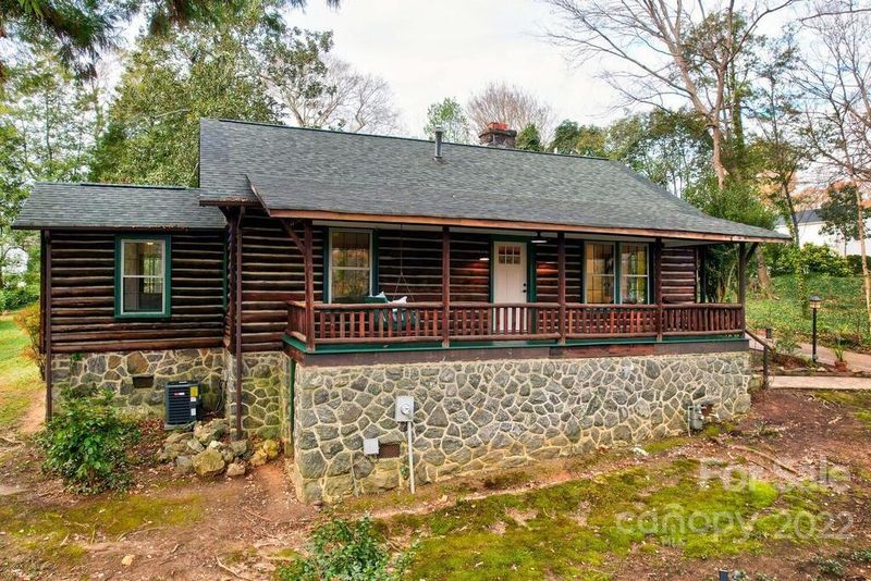 624 Park Dr W, Lincolnton, NC 28092