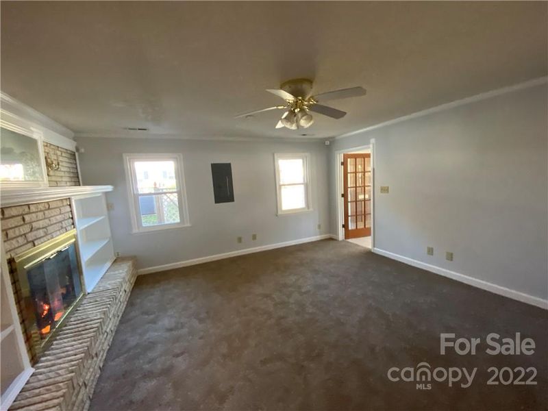 1525 Hoskins Rd, Charlotte, NC 28216