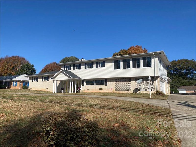 1525 Hoskins Rd, Charlotte, NC 28216