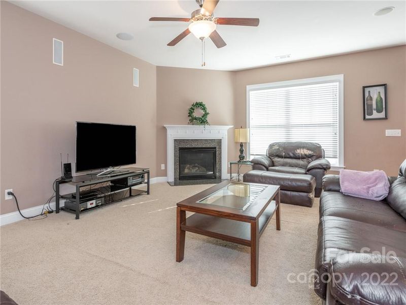 1038 Fleming Ln, Matthews, NC 28104