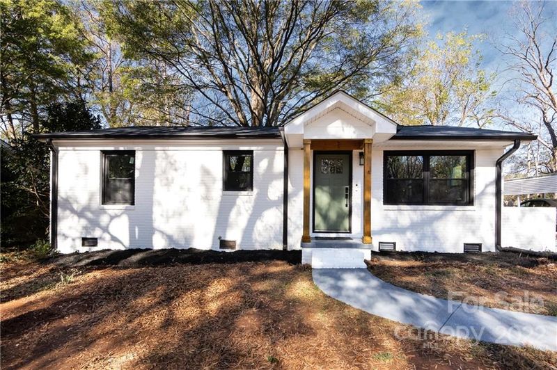 2917 Enfield Rd, Charlotte, NC 28205