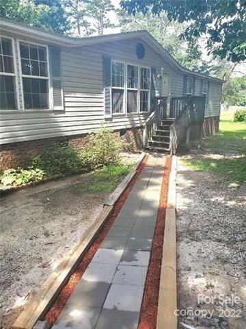 1235 Zoe Ct, Bessemer City, NC 28016