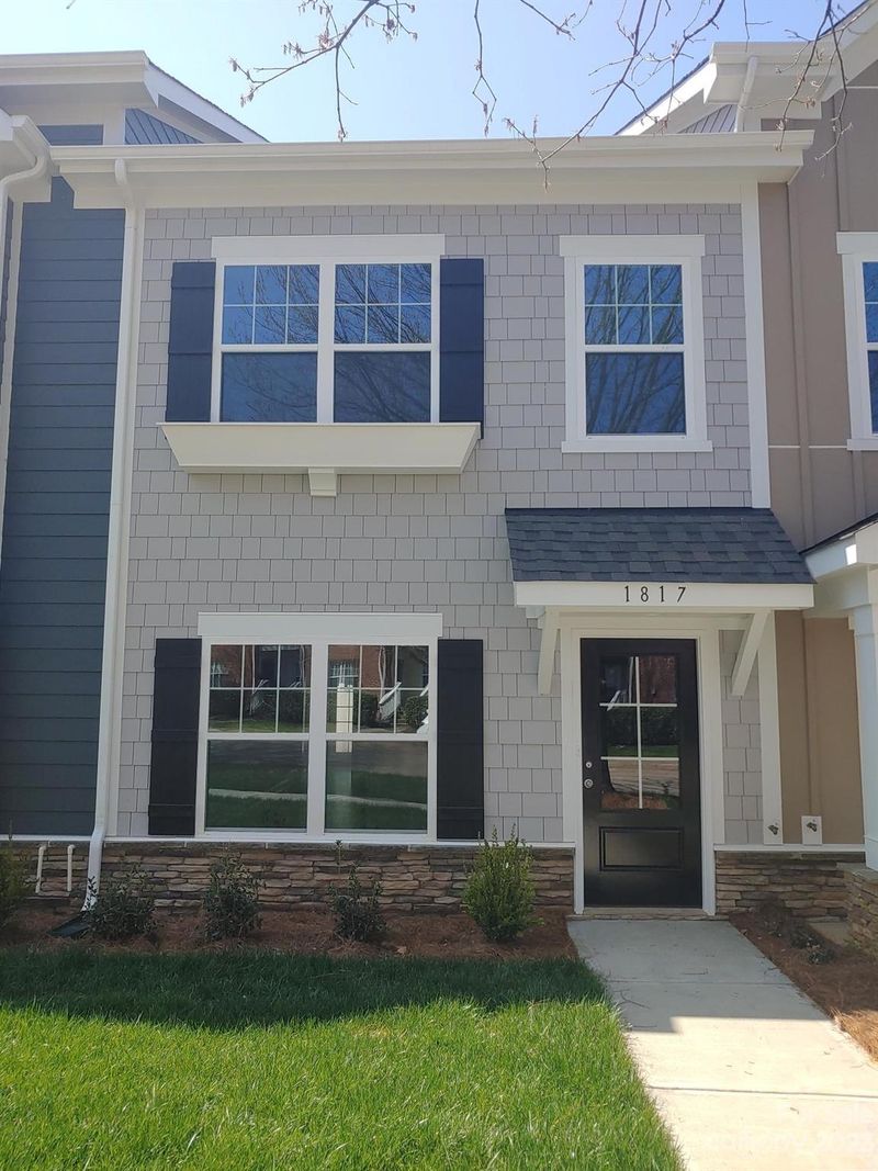 1817 Edgewater Dr NW, Conover, NC 28613