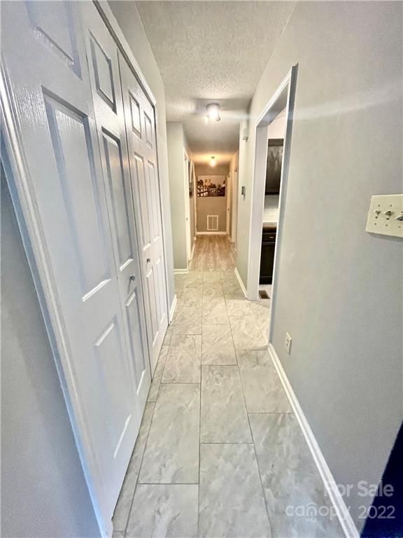4346 River Rd, Hickory, NC 28602