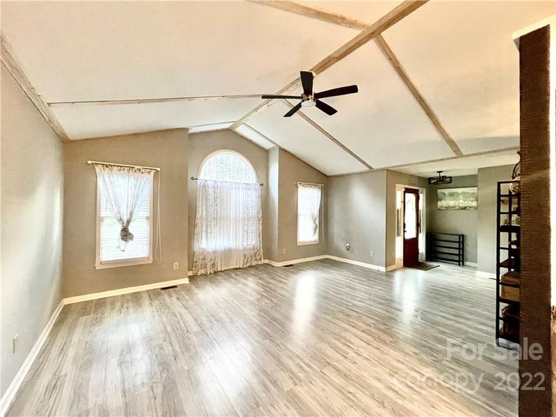 4346 River Rd, Hickory, NC 28602