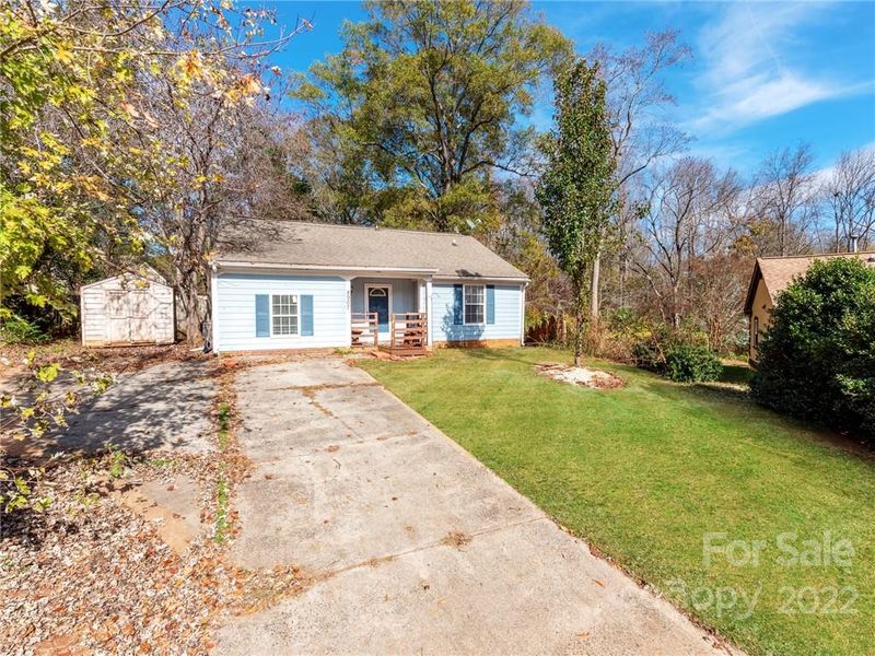 8907 Mackenzie Ct, Charlotte, NC 28227