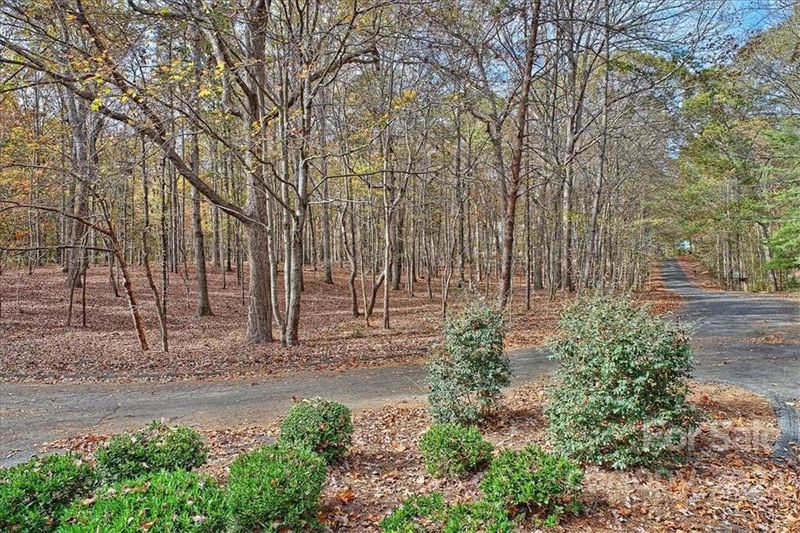 8522 Viking Dr, Waxhaw, NC 28173