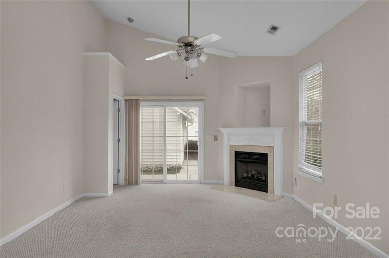 1187 Drummond Ln, Matthews, NC 28104