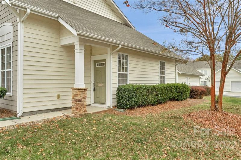 1187 Drummond Ln, Matthews, NC 28104