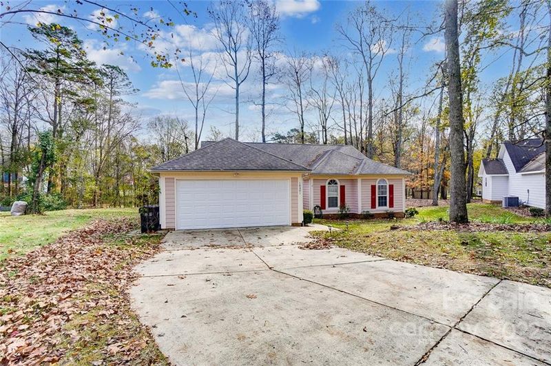 10401 Rolling Glen Ct, Charlotte, NC 28214