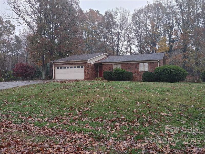 818 Driftwood Rd, Lincolnton, NC 28092