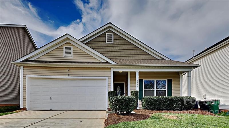 8643 Earthenware Dr, Charlotte, NC 28269