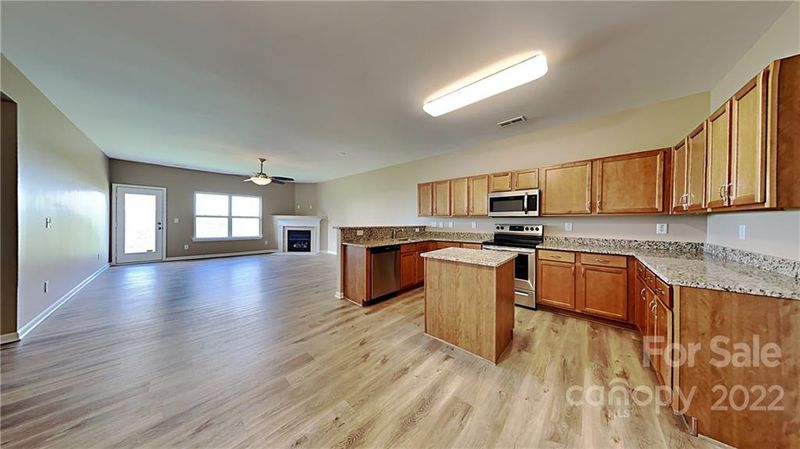 8643 Earthenware Dr, Charlotte, NC 28269