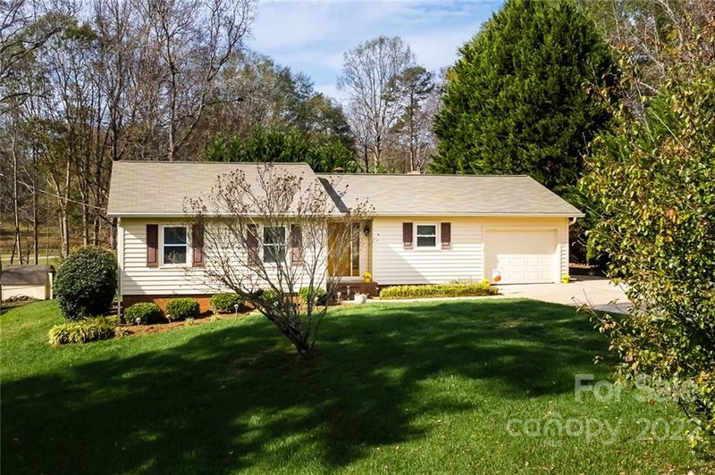 721 Mapleleaf Ln, Gastonia, NC 28056