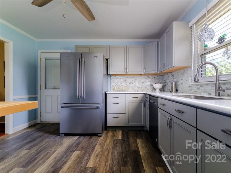 721 Mapleleaf Ln, Gastonia, NC 28056