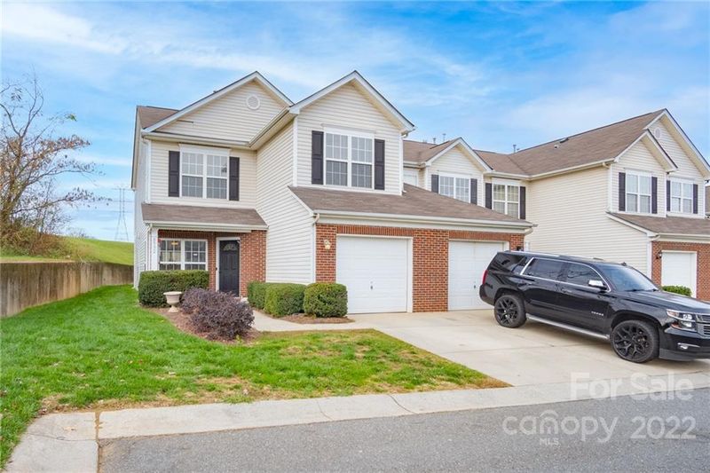 8532 Carolina Lily Ln, Charlotte, NC 28262
