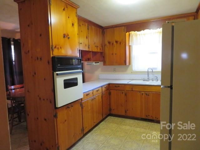 4420 Section House Rd, Hickory, NC 28601