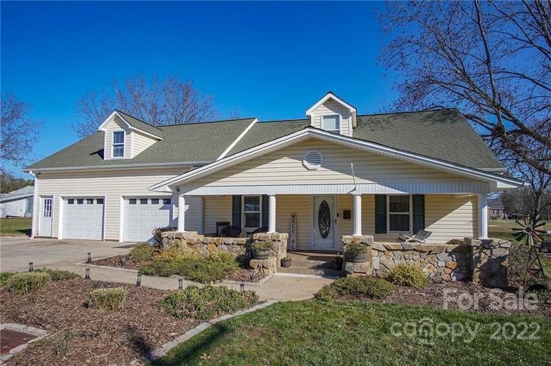 37 Pine St, Maiden, NC 28650