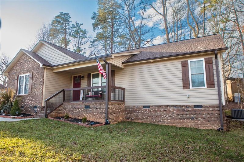 3733 Rolling View Ln, Maiden, NC 28650