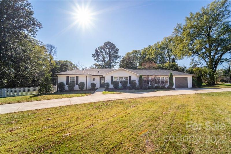 1320 Sharon Amity Rd, Charlotte, NC 28211