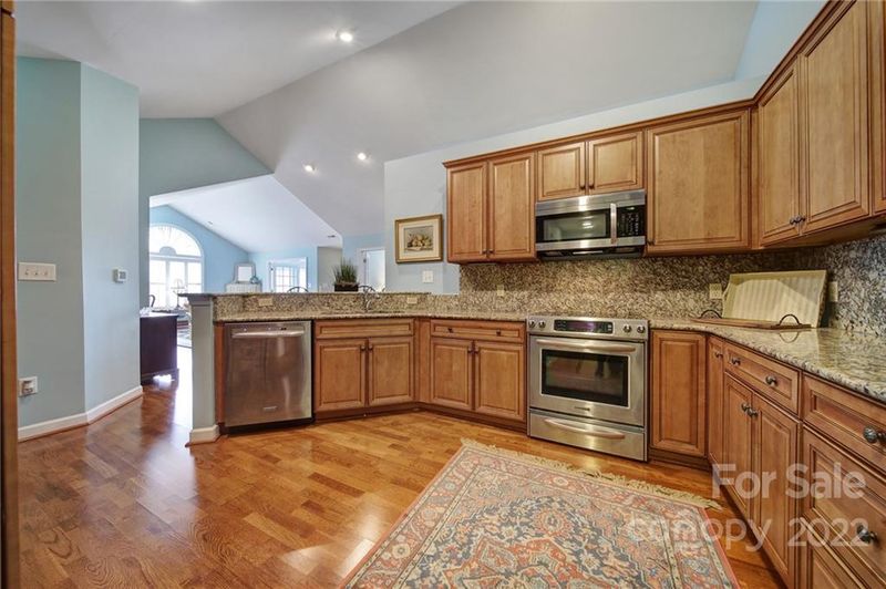 5523 Prosperity View Dr, Charlotte, NC 28269