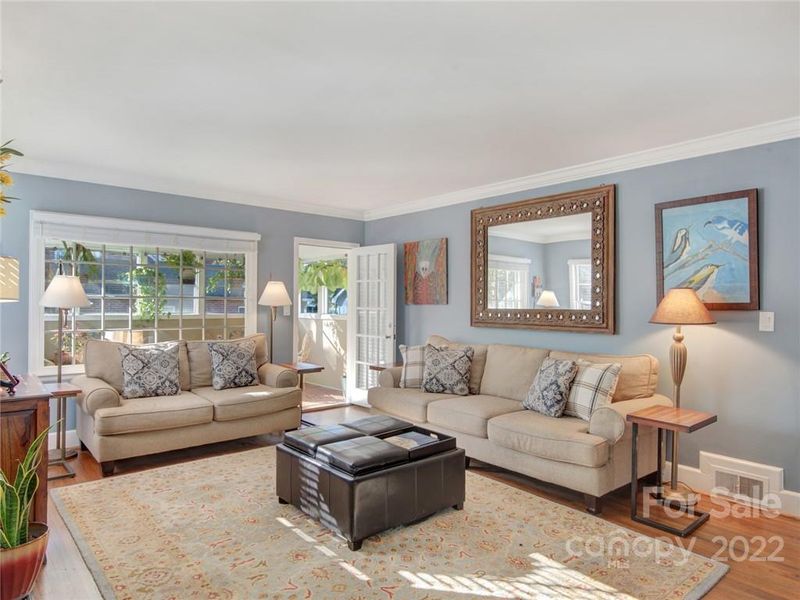 2942 Temple Ln, Charlotte, NC 28205