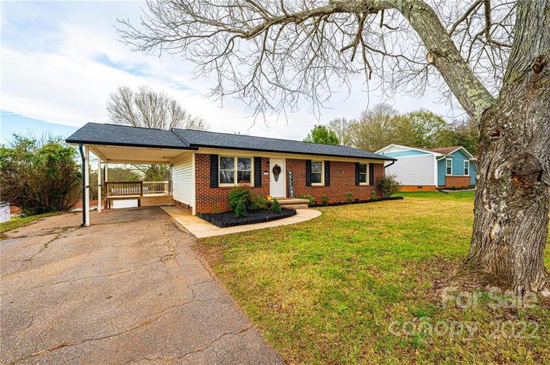 409 E Klutz St, Maiden, NC 28650
