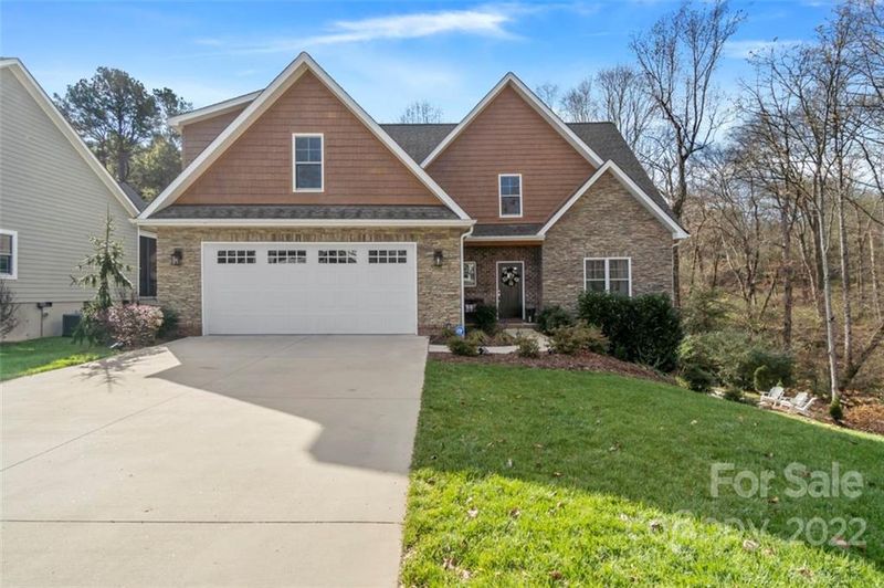 3839 10th St NE, Hickory, NC 28601