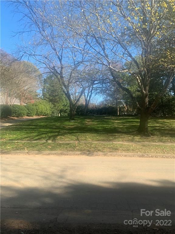 4101 Foxcroft Rd, Charlotte, NC 28211