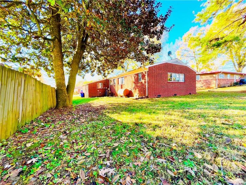 906 15th St NW, Conover, NC 28613