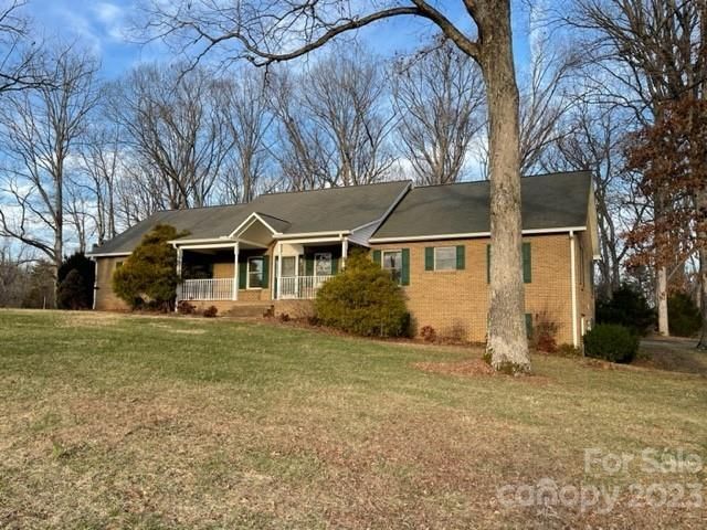 2120 Robinson Rd, Newton, NC 28658