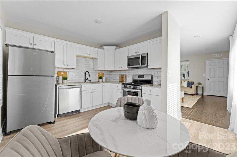 556 Bowman Rd, Charlotte, NC 28217