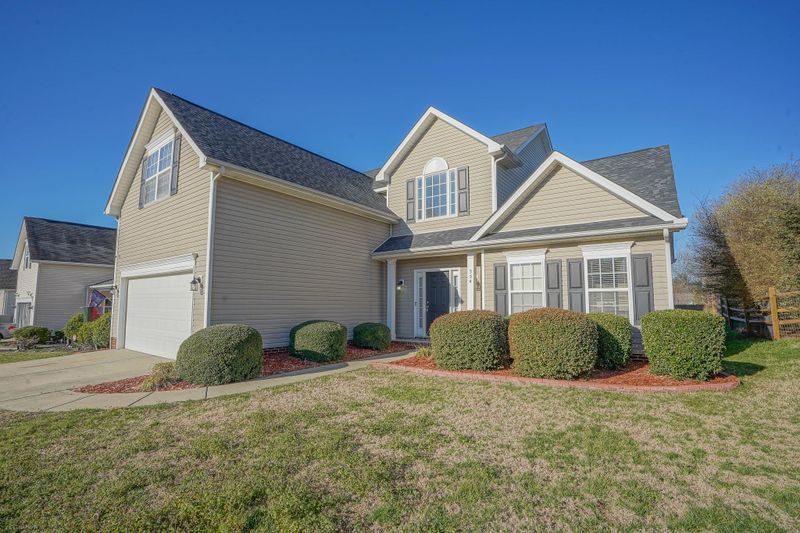 554 Clearwater Dr, Concord, NC 28027