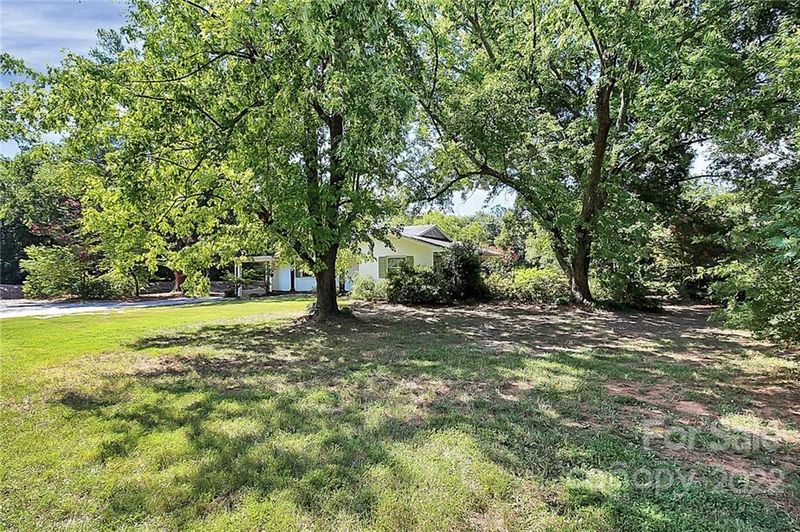 3040 Pleasant Plains Rd, Matthews, NC 28105