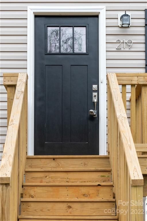 219 8th Avenue Dr, Hickory, NC 28602
