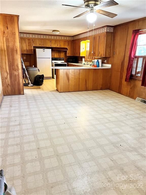 6121 Tuckaseegee Rd, Charlotte, NC 28214