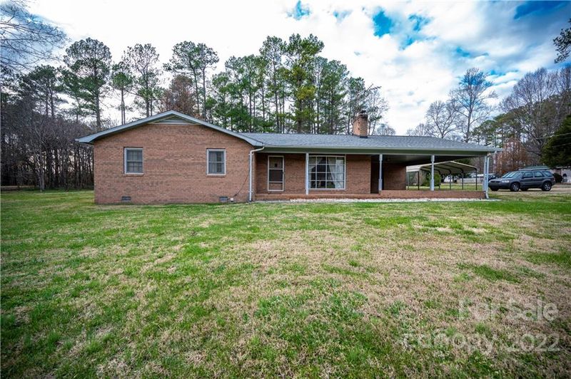128 Pine Tree Rd, Statesville, NC 28677