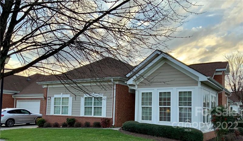 2114 Castle Ct, Matthews, NC 28105