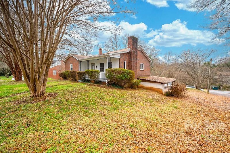 336 11th St SW, Hickory, NC 28602