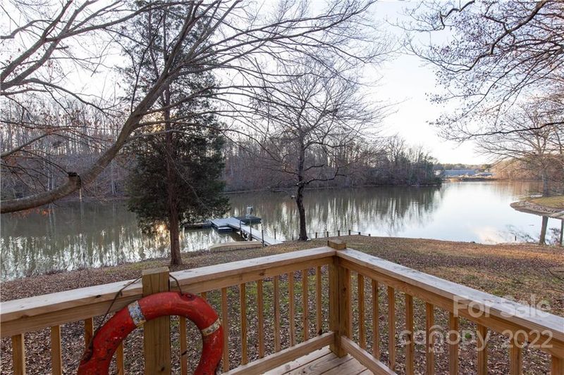 137 Hamptons Cove Rd, Troutman, NC 28166