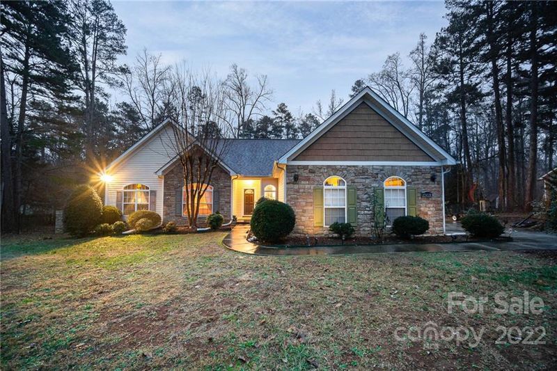 15414 Logan Grove Rd, Mint Hill, NC 28227