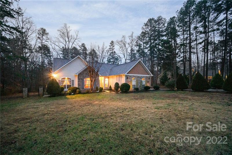 15414 Logan Grove Rd, Mint Hill, NC 28227