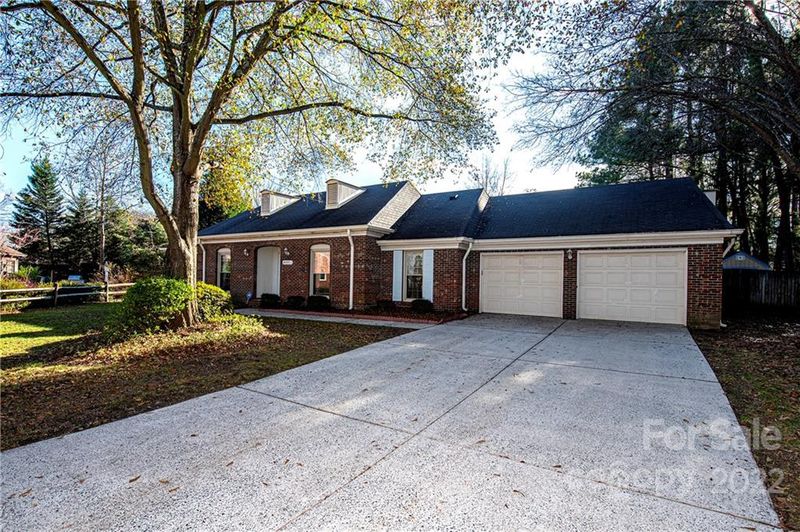 6311 English Elm Ct, Charlotte, NC 28277