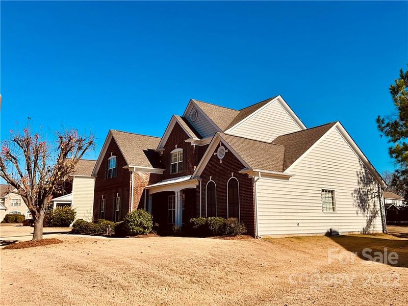 10711 Knight Castle Dr, Charlotte, NC 28277