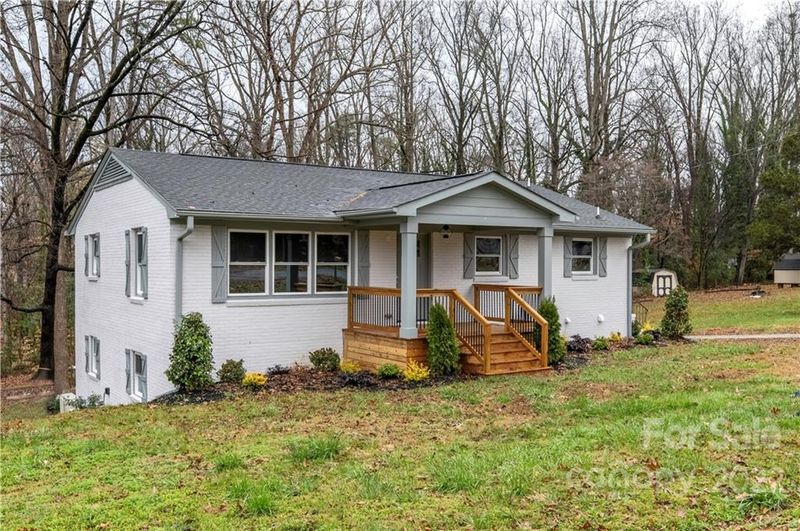 112 Crestview Dr, Belmont, NC 28012
