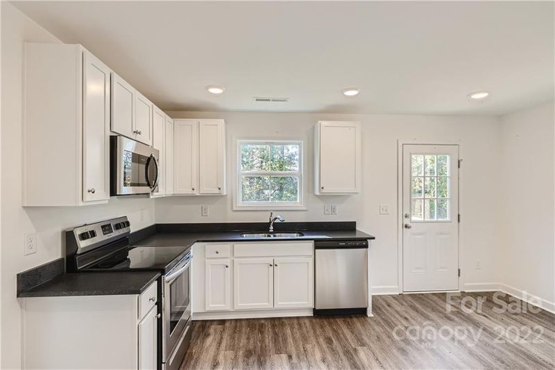 220 Shenandoah Cir, Charlotte, NC 28215