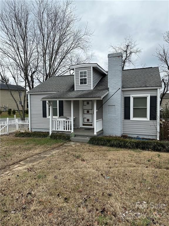 1860 17th St, Hickory, NC 28601