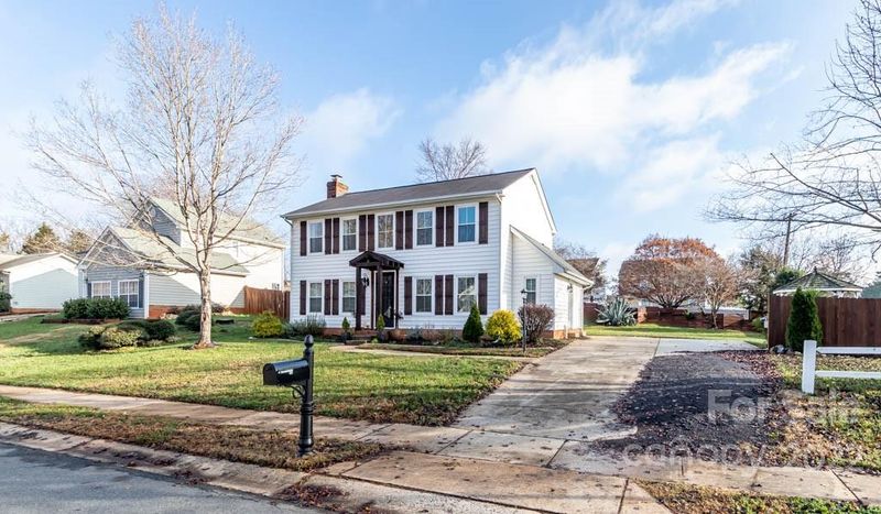 9731 Marshbrooke Rd, Matthews, NC 28105