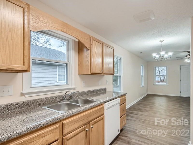 206 Oregon St, Charlotte, NC 28208