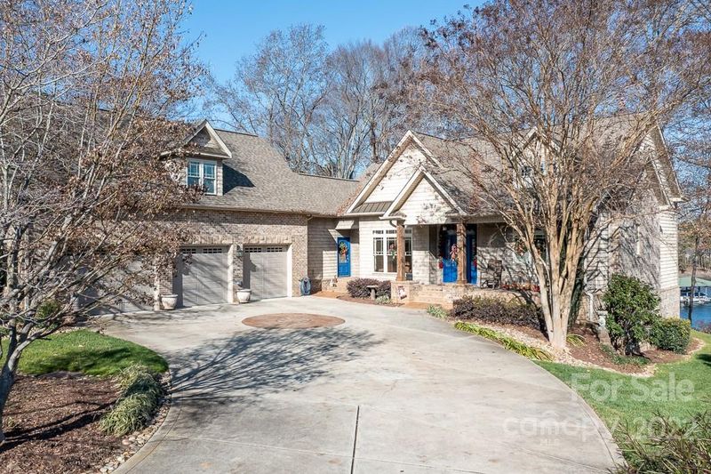 9524 Riviera Dr, Sherrills Ford, NC 28673